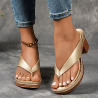 Classic Heeled Flip Flops with Block Heel and Toe Post