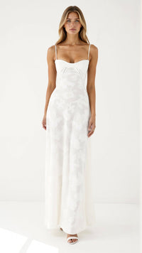 Elegant Floral Maxi Dress with Sweetheart Neckline and Thin Straps
